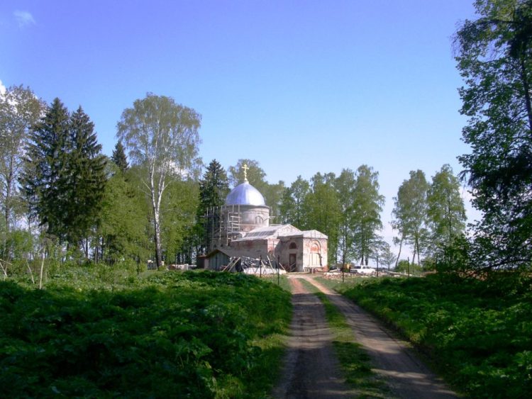 Церковь Николая Чудотворца на Холмах, Новосёлки (Наро-Фоминский городской округ, Московская область). общий вид в ландшафте, вид с северо-запада