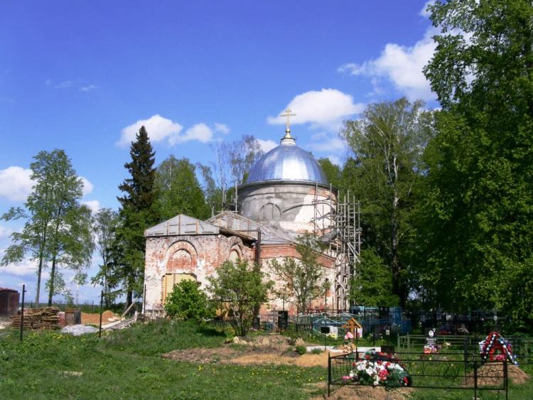 Новосёлки. Церковь Николая Чудотворца на Холмах. общий вид в ландшафте, вид с запада