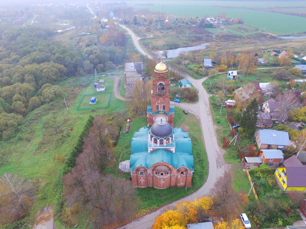 Церковь Рождества Христова, Рождество (Наро-Фоминский городской округ, Московская область). общий вид в ландшафте, Вид с востока, фото с квадрокоптера.