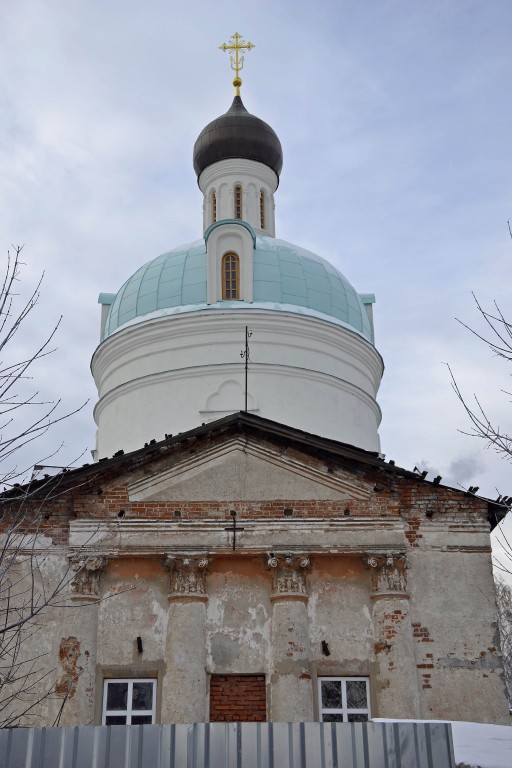 Церковь Николая Чудотворца, Лукьяново (Серпуховский городской округ и гг. Протвино, Пущино, Московская область). архитектурные детали, Вид на церковь с востока