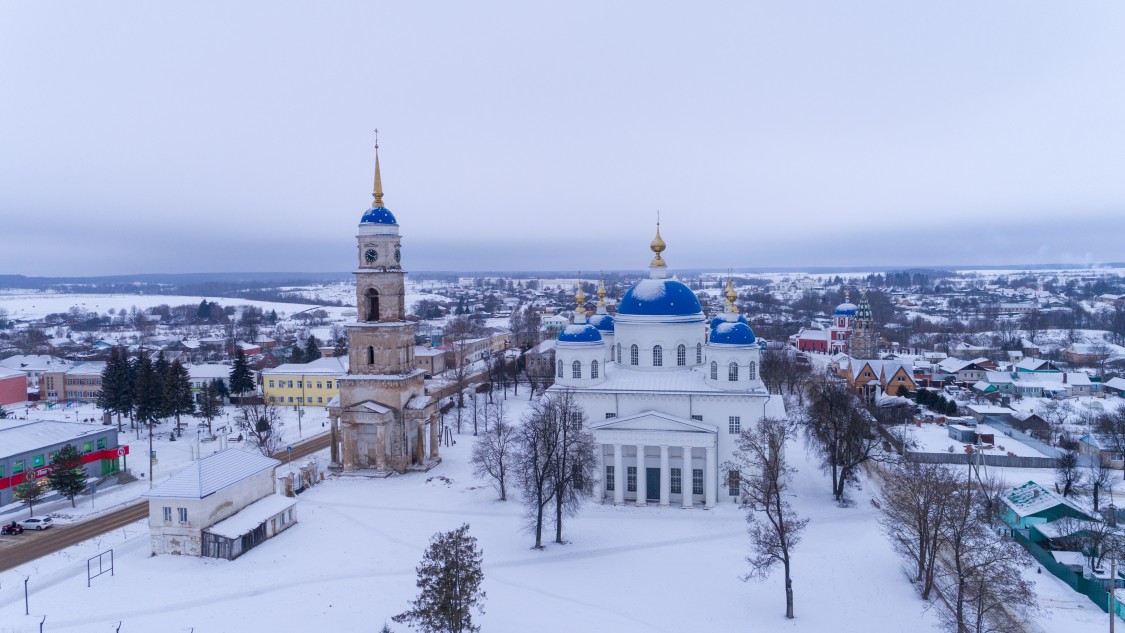 Мещовск. Собор Благовещения Пресвятой Богородицы. общий вид в ландшафте