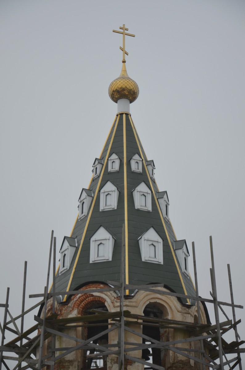 Церковь Благовещения Пресвятой Богородицы, Мещовск (Мещовский район, Калужская область). документальные фотографии, Шатер колокольни после ремонта