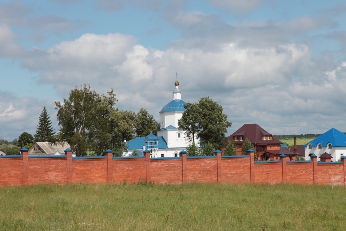 Серебряно. Церковь Успения Пресвятой Богородицы. общий вид в ландшафте