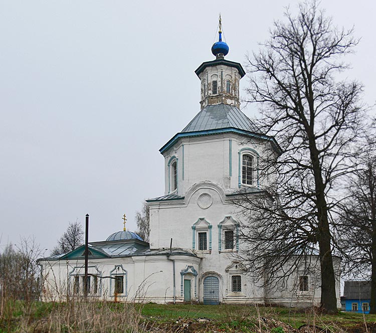 Мосальск. Церковь Троицы Живоначальной. фасады