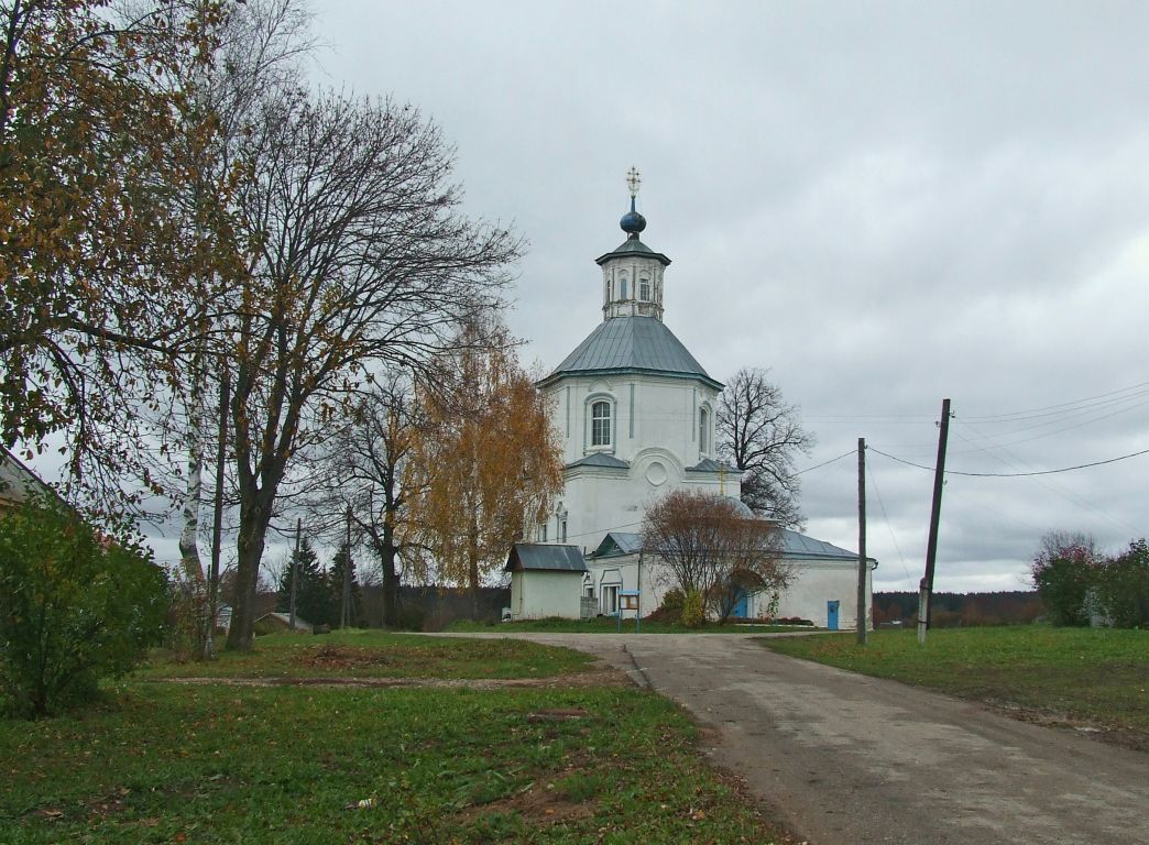 Мосальск. Церковь Троицы Живоначальной. художественные фотографии