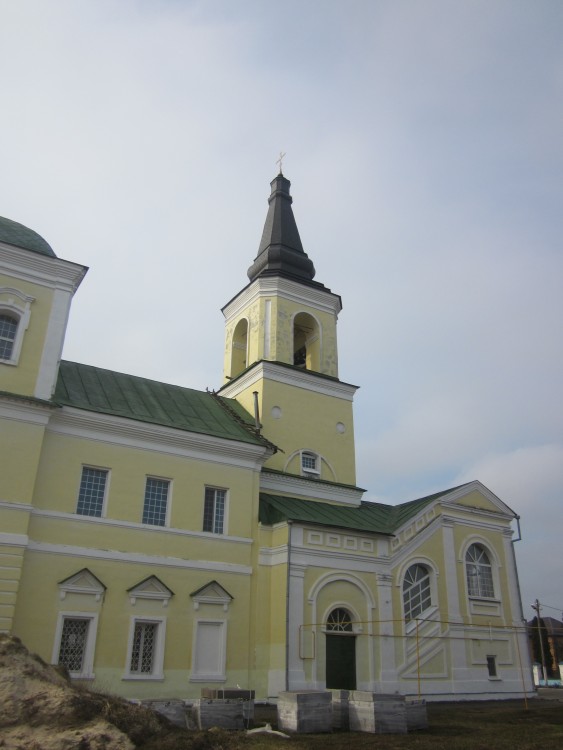 Севск. Церковь Петра и Павла. фасады