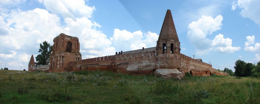 Севск. Спасо-Преображенский монастырь. общий вид в ландшафте