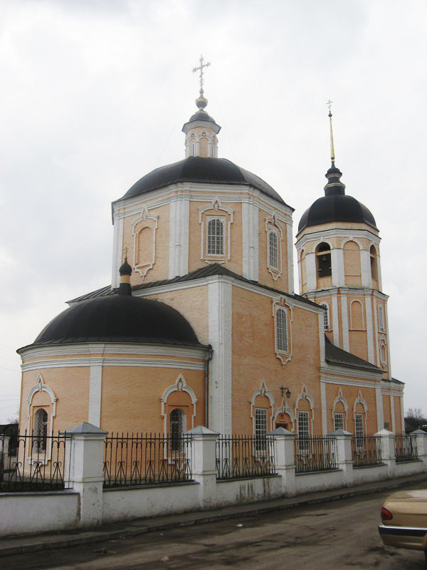 Севск. Церковь Вознесения Господня. общий вид в ландшафте