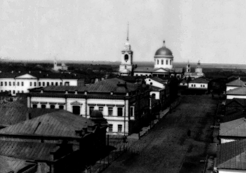 Часовня Успения Пресвятой Богородицы в колокольне Успенского собора, Севск (Севский район, Брянская область). архивная фотография, Фото с сайта http://humus.livejournal.com/4051012.html