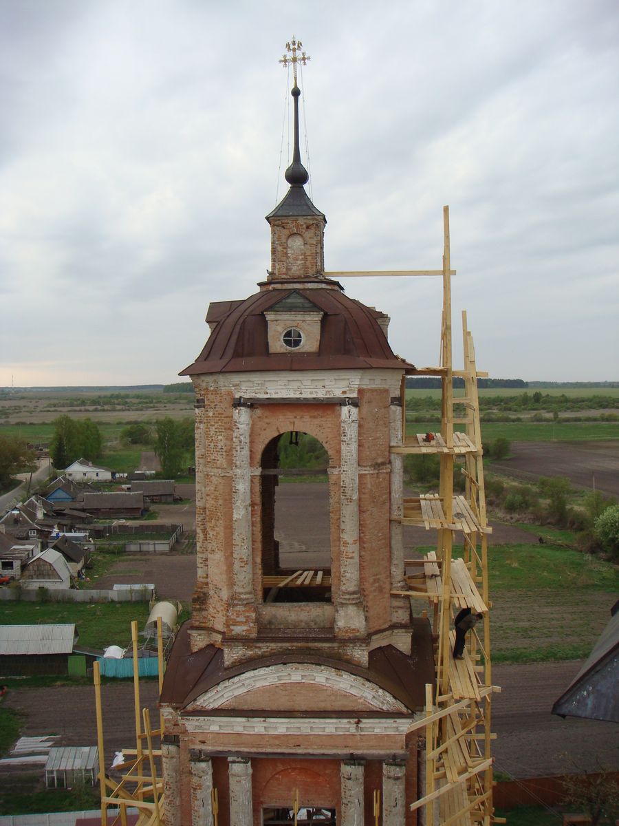 Карачевский Воскресенский мужской монастырь. Церковь  Воскресения Словущего, Бережок (Карачевский район, Брянская область). архитектурные детали, Вид на колокольню