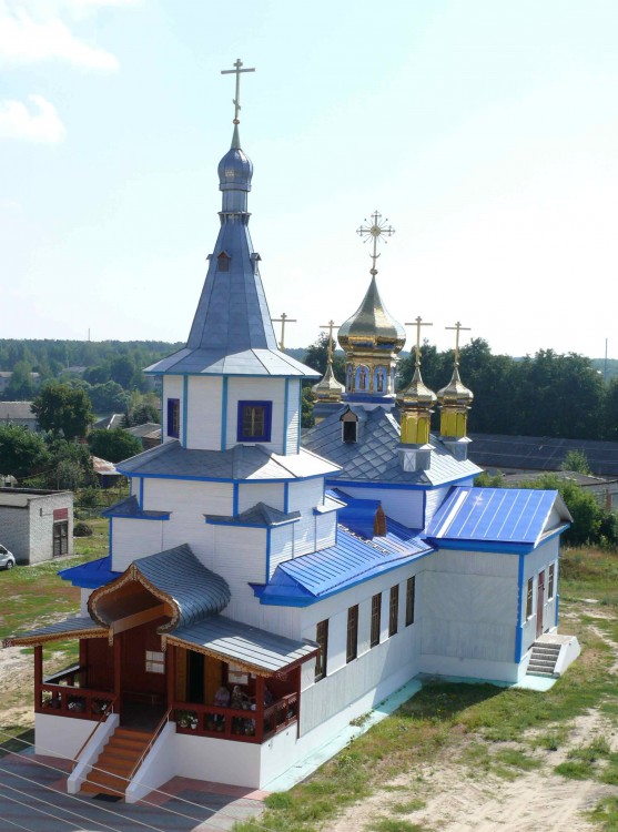 Климово. Церковь Успения Пресвятой Богородицы. общий вид в ландшафте, Общий вид Храма (сверху)