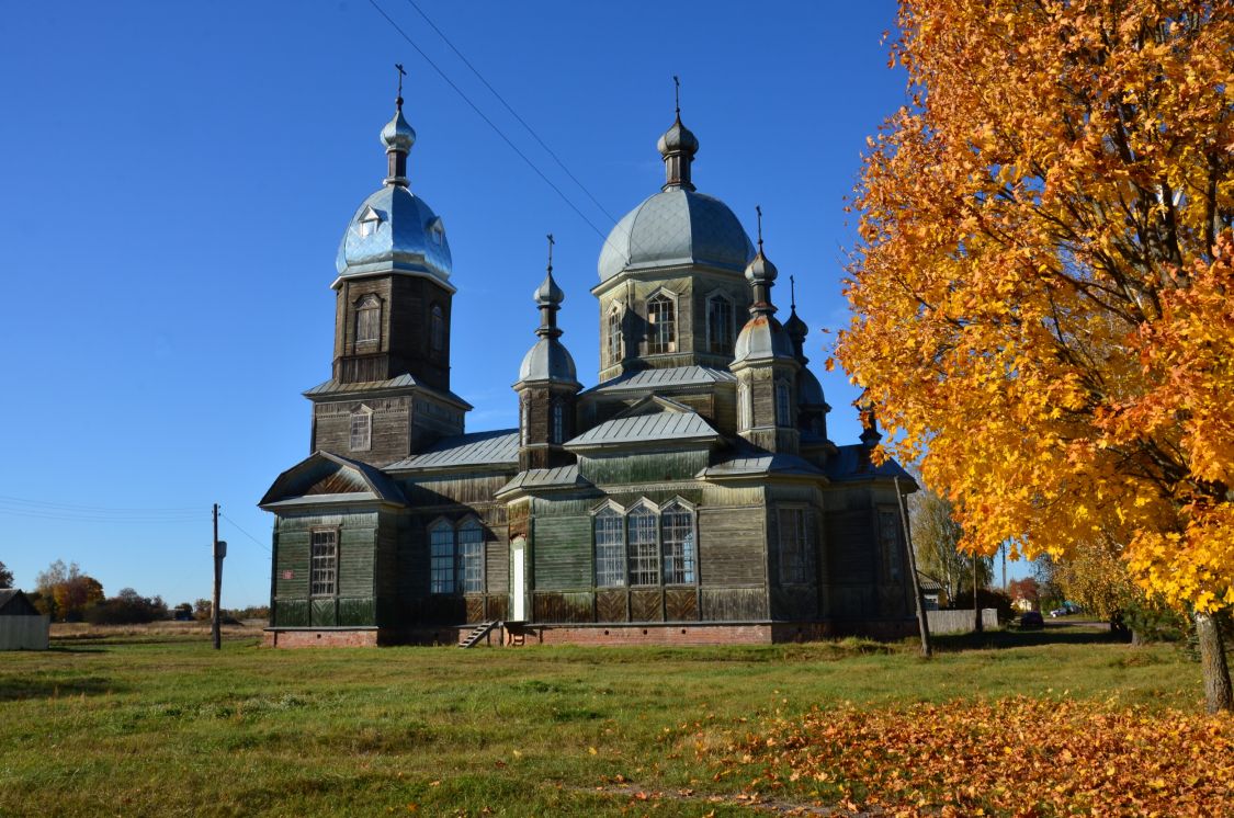Елионка. Церковь Георгия Победоносца. общий вид в ландшафте
