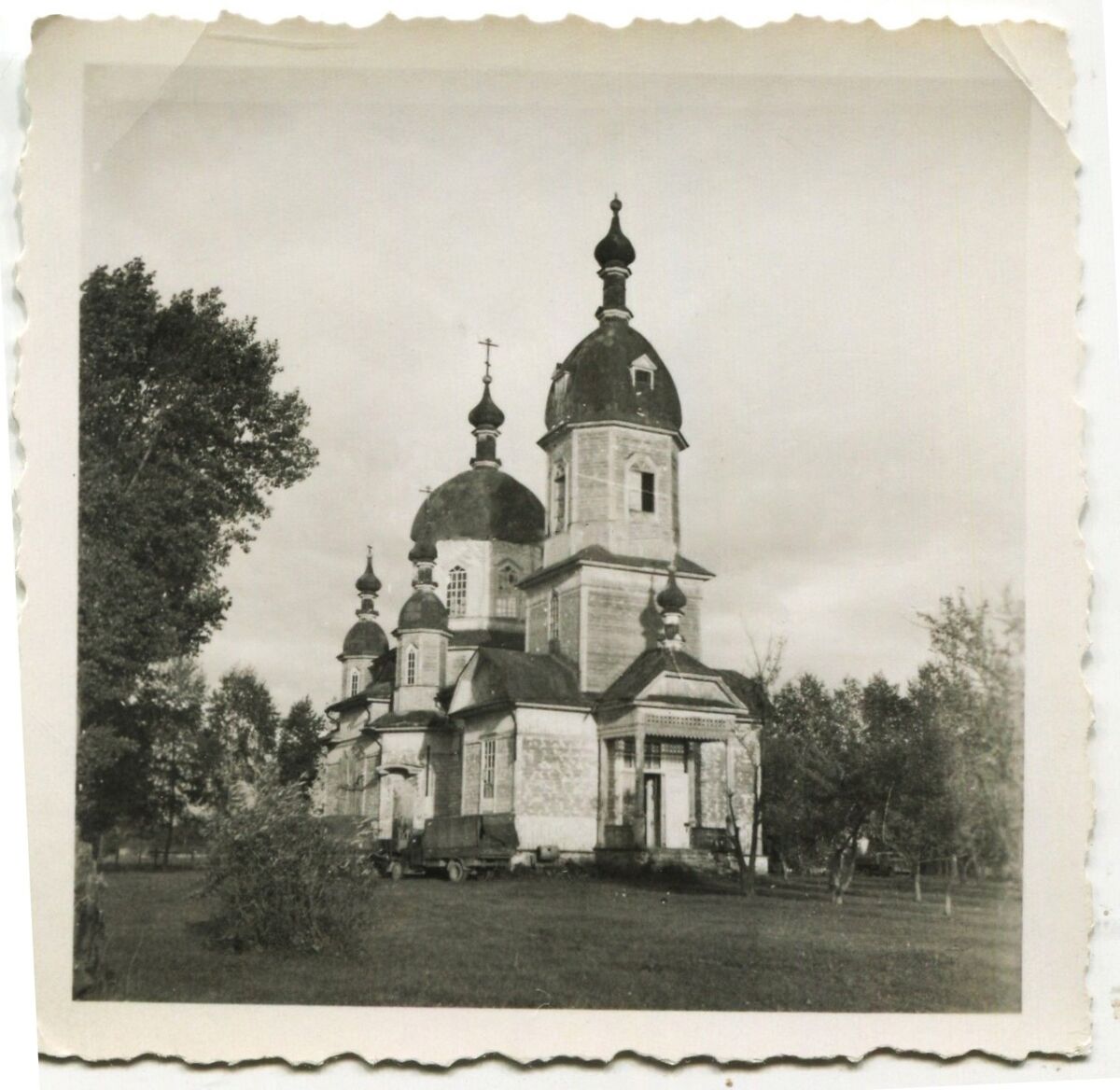 Церковь Георгия Победоносца, Елионка (Стародубский район и г. Стародуб, Брянская область). архивная фотография, Уникальный ракурс с северо-западной стороны. Фото с аукциона e-bay.de