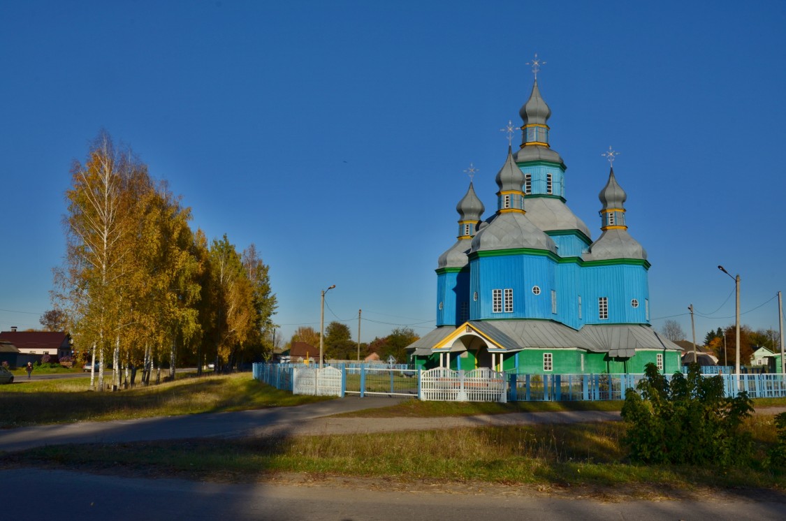 Новый Ропск. Церковь Николая Чудотворца. общий вид в ландшафте