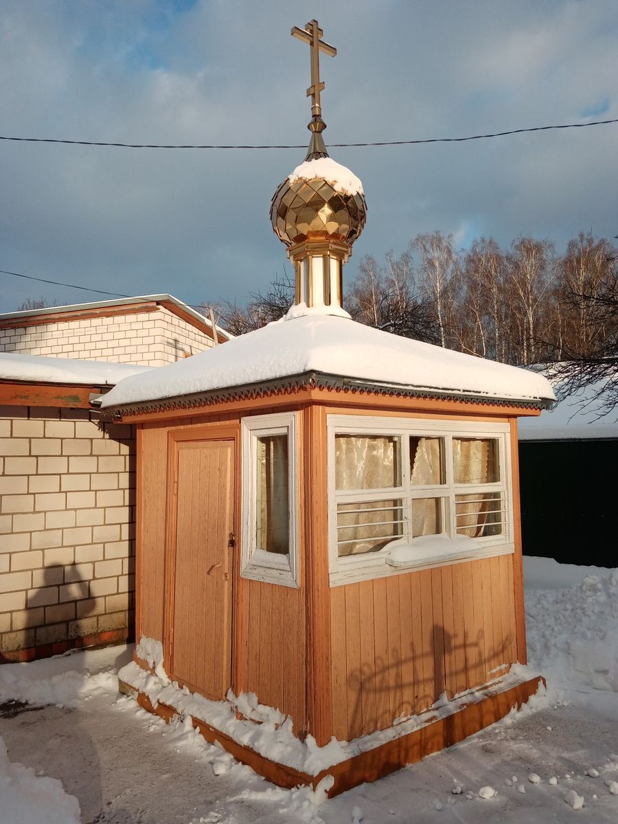 Часовня на территории собора, дополнительная информация. Собор Чуда Архистратига Михаила, Новозыбков (Новозыбковский район и г. Новозыбков, Брянская область)