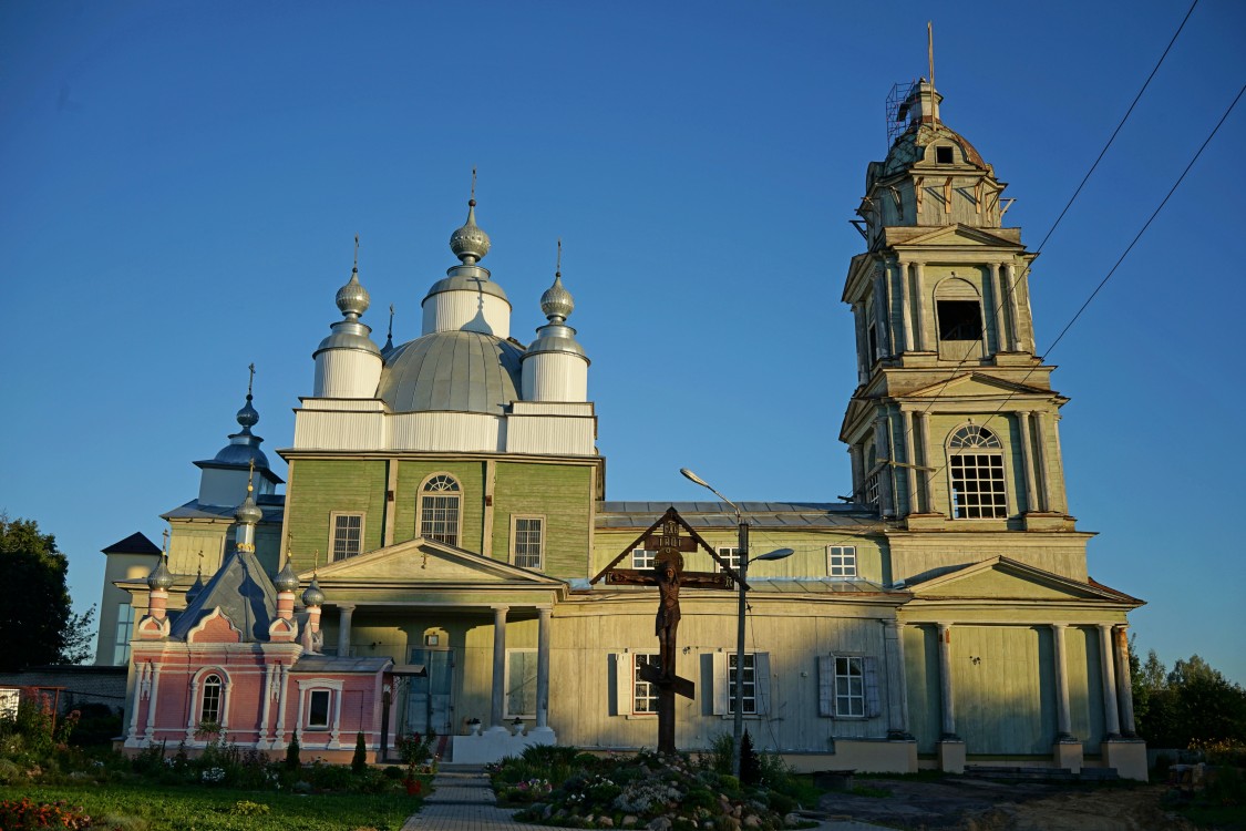Церковь Николая Чудотворца и Рождества Пресвятой Богородицы, Новозыбков (Новозыбковский район и г. Новозыбков, Брянская область). фасады