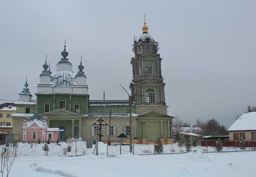 Церковь Николая Чудотворца и Рождества Пресвятой Богородицы, Новозыбков (Новозыбковский район и г. Новозыбков, Брянская область). фасады, Вид с моста через реку Зыбкая
