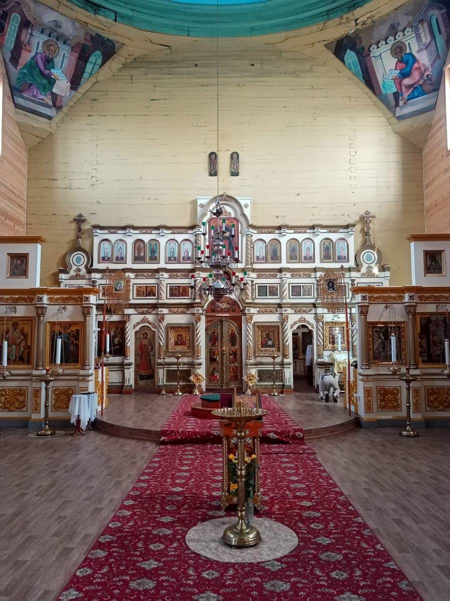 Церковь Николая Чудотворца и Рождества Пресвятой Богородицы, Новозыбков (Новозыбковский район и г. Новозыбков, Брянская область). интерьер и убранство, Вид на иконостас храма