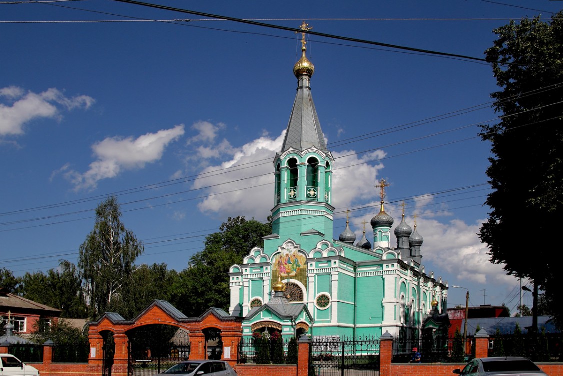 Новозыбков. Церковь Троицы Живоначальной. фасады
