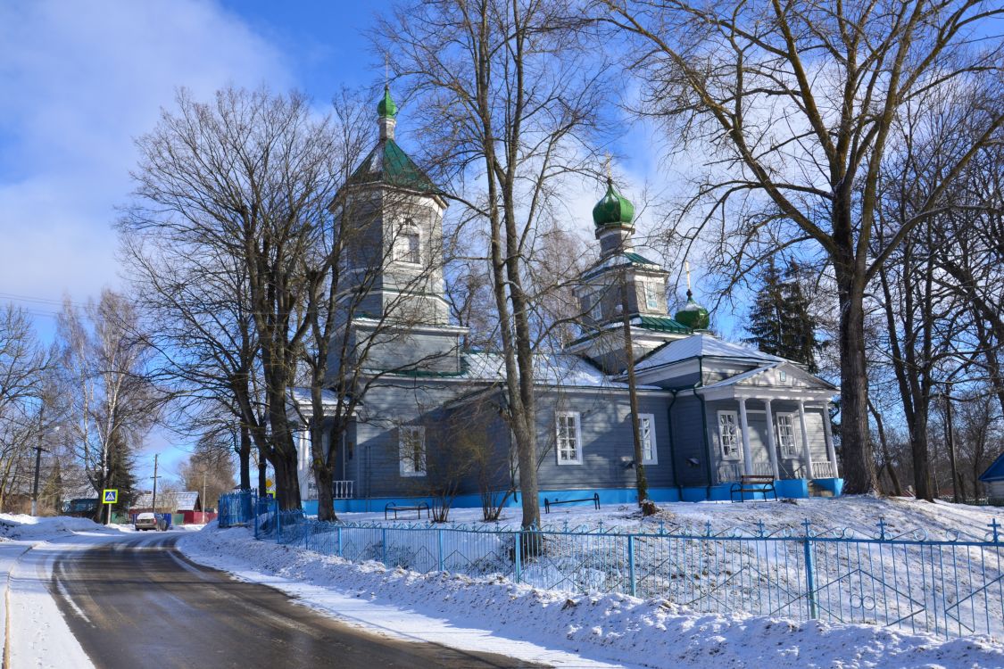 Церковь Успения Пресвятой Богородицы, Красный Рог (Почепский район, Брянская область). фасады