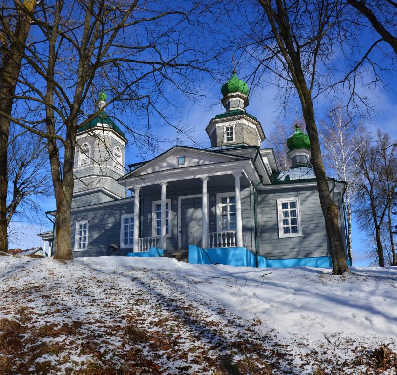 Церковь Успения Пресвятой Богородицы, Красный Рог (Почепский район, Брянская область). фасады
