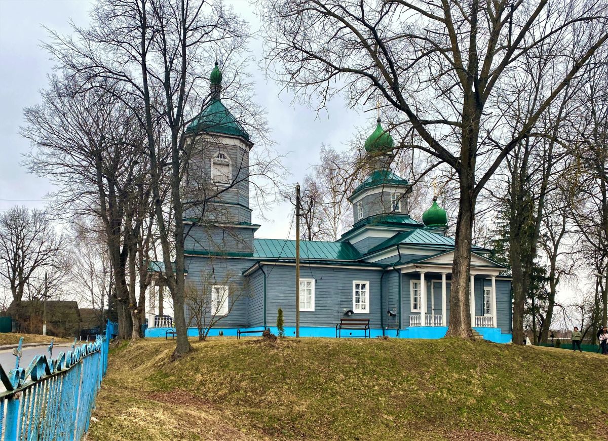 Церковь Успения Пресвятой Богородицы, Красный Рог (Почепский район, Брянская область). фасады, Вид с юга