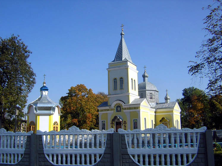 Церковь Николая Чудотворца, Городня (Черниговский район, Украина, Черниговская область). общий вид в ландшафте