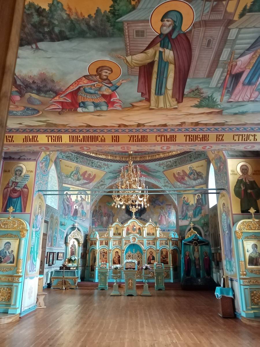 Церковь Рождества Пресвятой Богородицы, Брянск (Брянск, город, Брянская область). интерьер и убранство, Убранство и росписи храма