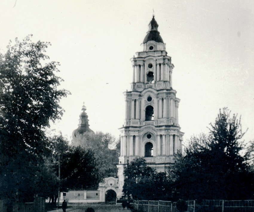 Чернигов. Троице-Ильинский монастырь. фасады