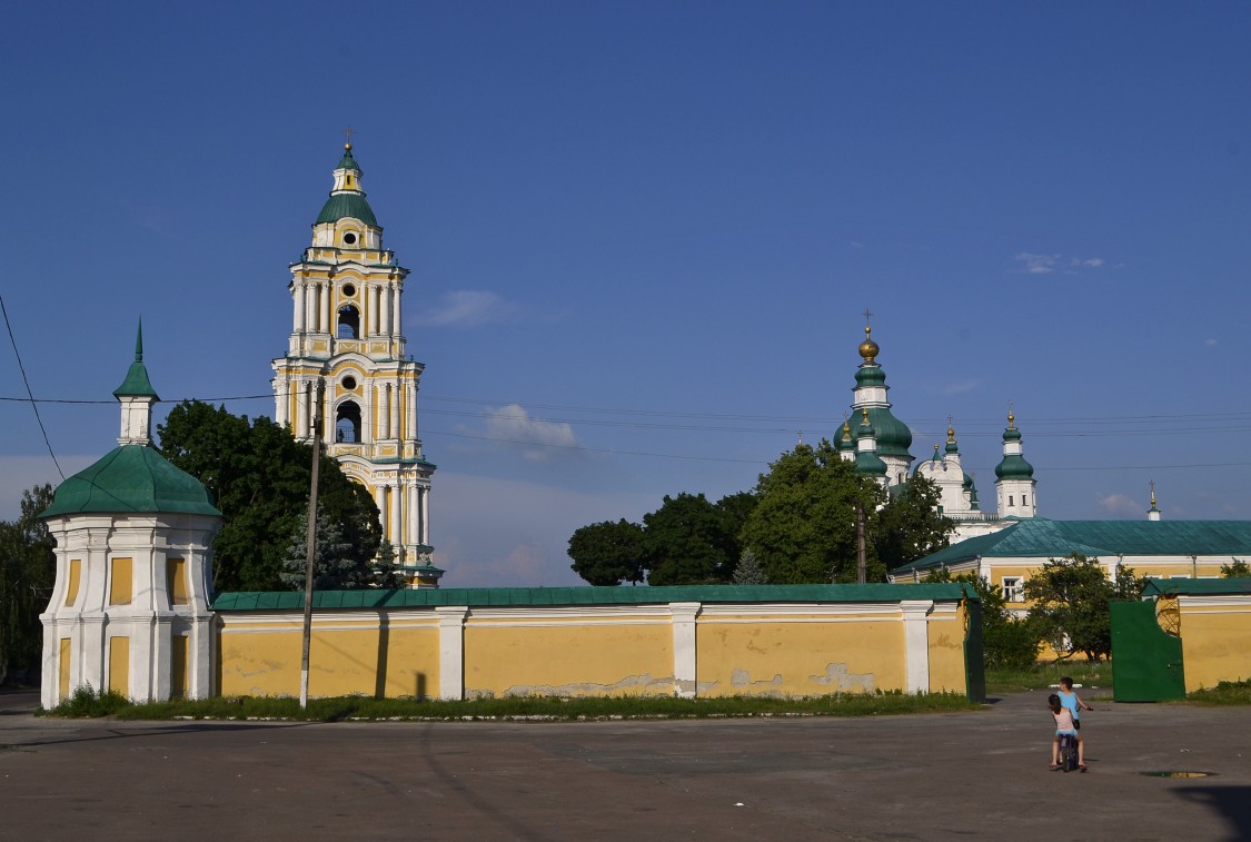 Чернигов. Троице-Ильинский монастырь. художественные фотографии