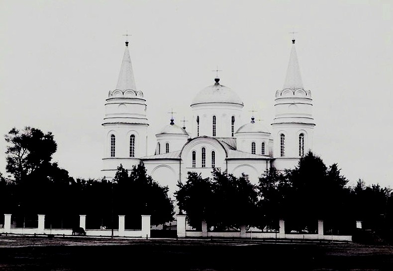 Чернигов. Собор Спаса Преображения. архивная фотография, сайт «История России в фотографиях», фото Павел Левинский https://russiainphoto.ru/search/photo/?year_from=1860&geohash=&bounds=&year_to=1901&query=&index=9&page=106&page_size=10