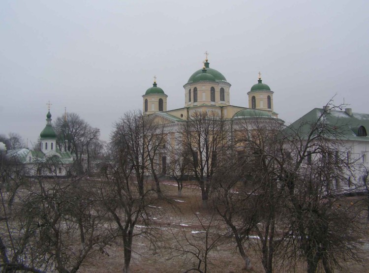 Новгород-Северский. Спасо-Преображенский монастырь. общий вид в ландшафте