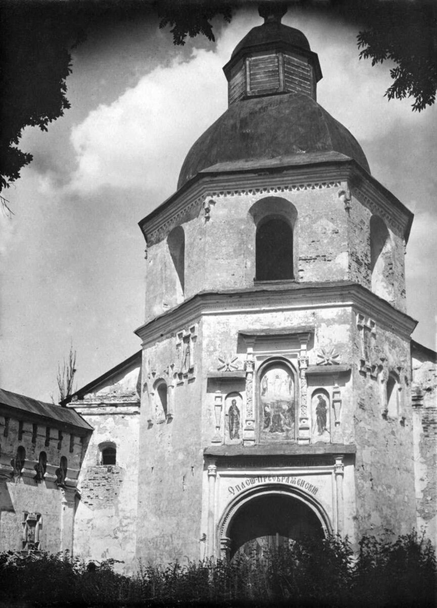 Спасо-Преображенский монастырь, Новгород-Северский (Новгород-Северский район, Украина, Черниговская область). архивная фотография, Колокольня, вид с юго-запада. Фото С.А. Таранушенко и П.Н. Жолтовского из экспедиции Харьковского музея украинского искусства, 1920-е г.г. Адрес хранения: Институт рукописи Национальной библиотеки Украины им. И. Вернадского