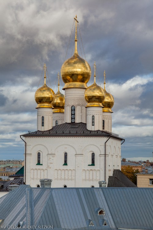 Центральный район. Собор Феодоровской иконы Божией Матери и Александра Невского в память 300-летия Дома Романовых. архитектурные детали