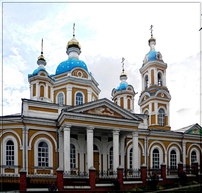 Храм курск сайты. Вознесенский храм Курск. Церковь Вознесения Господня Курск. Верхняя Казацкая храм Курск. Храм Михайловского монастыря Курск.