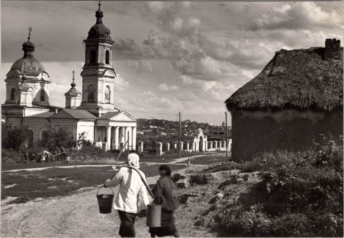 Вид с северо-запада. Фото 1942 г. с аукциона e-bay.de, архивная фотография. Церковь Вознесения Господня, Курск (Курск, город, Курская область)