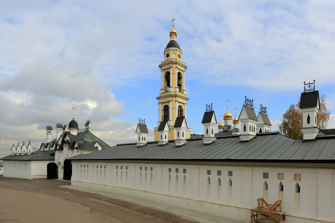 Михайловская Слобода. Церковь Михаила Архангела. общий вид в ландшафте, общий вид в ландшафте