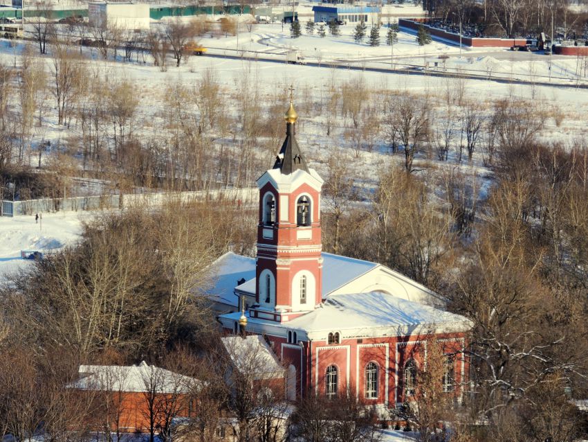 Церковь Троицы Живоначальной в Борисове, Орехово-Борисово Северное (Южный административный округ (ЮАО), г. Москва). общий вид в ландшафте, Вид с Борисовского проезда с 16-ти этажного дома
