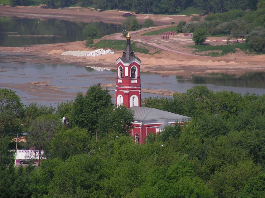 Церковь Троицы Живоначальной в Борисове, Орехово-Борисово Северное (Южный административный округ (ЮАО), г. Москва). общий вид в ландшафте, Троицкая церковь вид со стороны р-на 