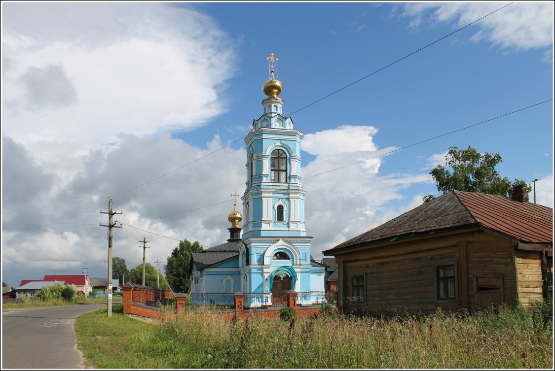 Ляховицы. Церковь Бориса и Глеба. общий вид в ландшафте