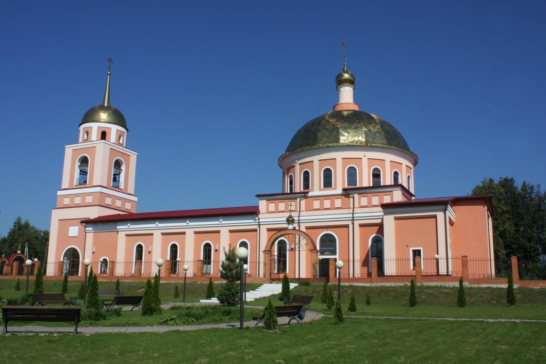 Кафедральный собор Александра Невского, Киров (Кировский район, Калужская область). фасады