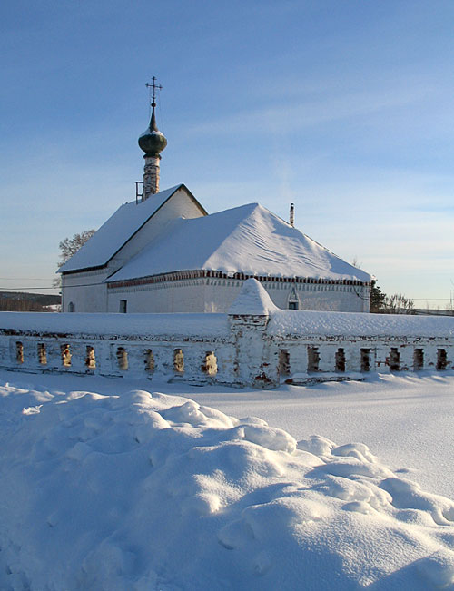 Кидекша. Борисоглебский монастырь. Церковь Стефана архидиакона. общий вид в ландшафте