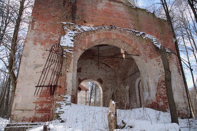 Церковь Николая Чудотворца, Недоходово, урочище (Юхновский район, Калужская область). архитектурные детали