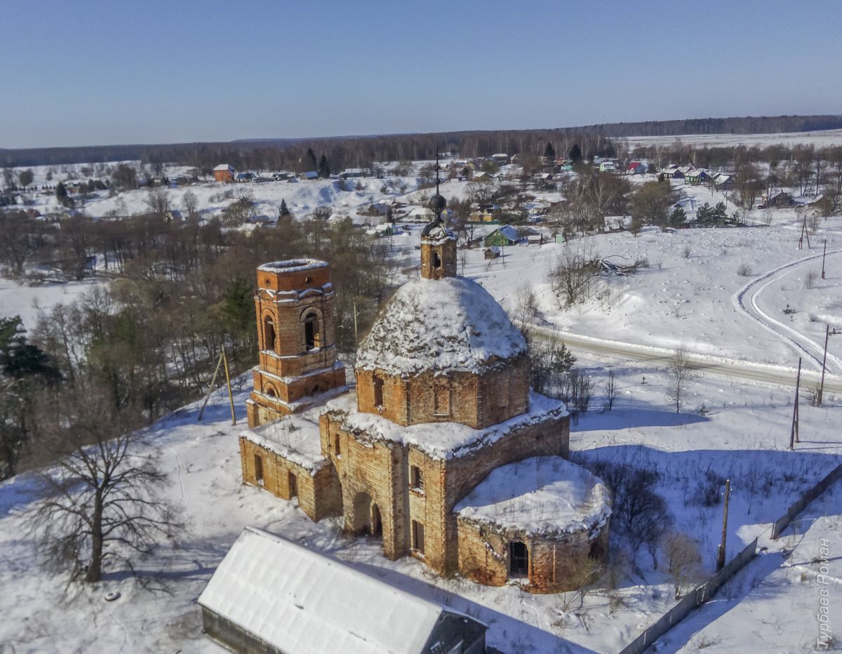 Церковь Владимирской иконы Божией Матери, Зубово (Юхновский район, Калужская область). общий вид в ландшафте, Вид с юго-востока