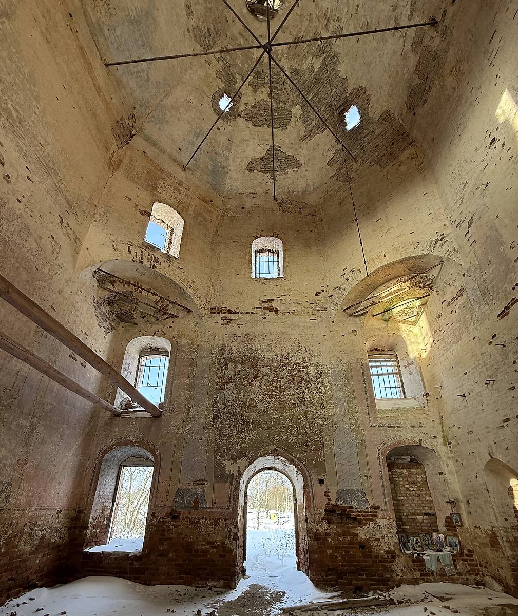 Северная стена основного объема, интерьер и убранство. Церковь Владимирской иконы Божией Матери, Зубово (Юхновский район, Калужская область)