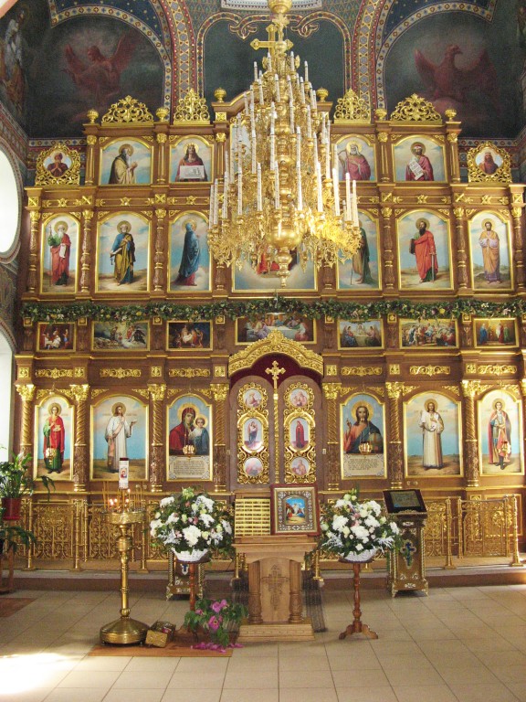 Церковь Казанской иконы Божией Матери, Константиново (Рыбновский район, Рязанская область). интерьер и убранство, Главный иконостас храма