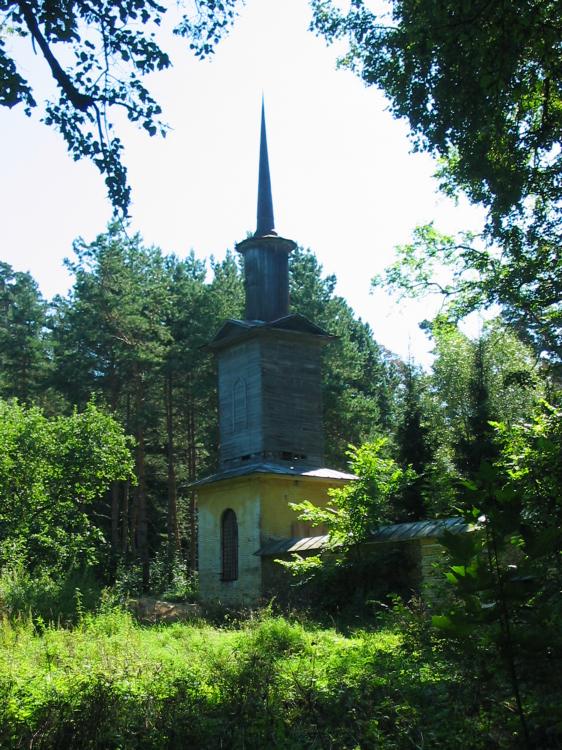 Церковь Михаила Архангела, Архангельское (Красногорский городской округ, Московская область). дополнительная информация, Одна из башен церковной ограды