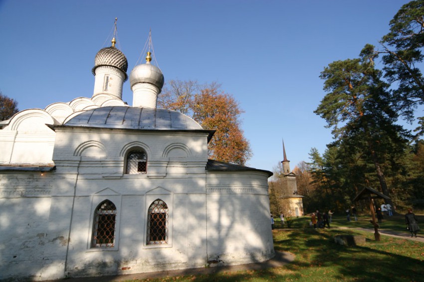 Церковь Михаила Архангела, Архангельское (Красногорский городской округ, Московская область). фасады, вид на южный придел