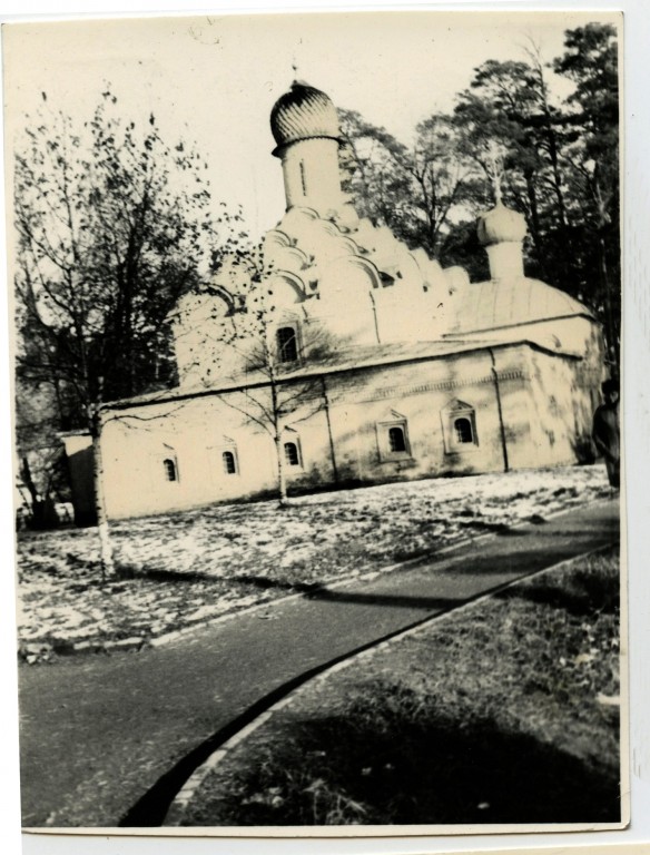 Церковь Михаила Архангела, Архангельское (Красногорский городской округ, Московская область). архивная фотография, Частная коллекция. Фото 1970-х годов
