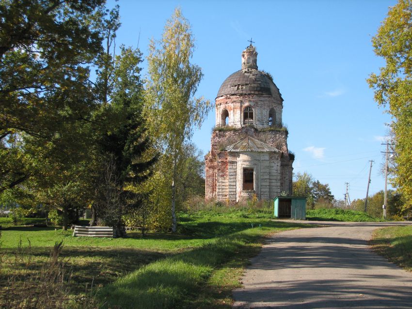 Церковь Воскресения Христова, Ладино (Новоржевский район, Псковская область). общий вид в ландшафте